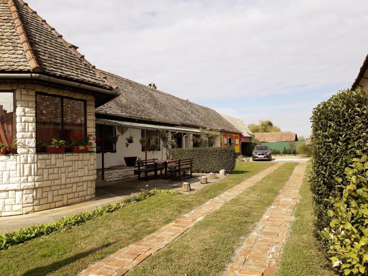 Apartman Sokica Bizovac Buitenkant foto