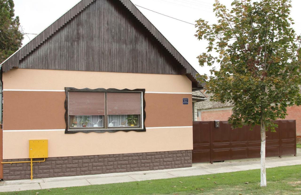 Apartman Sokica Bizovac Buitenkant foto