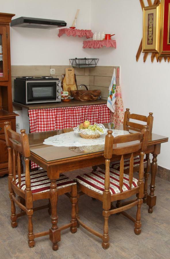 Apartman Sokica Bizovac Buitenkant foto